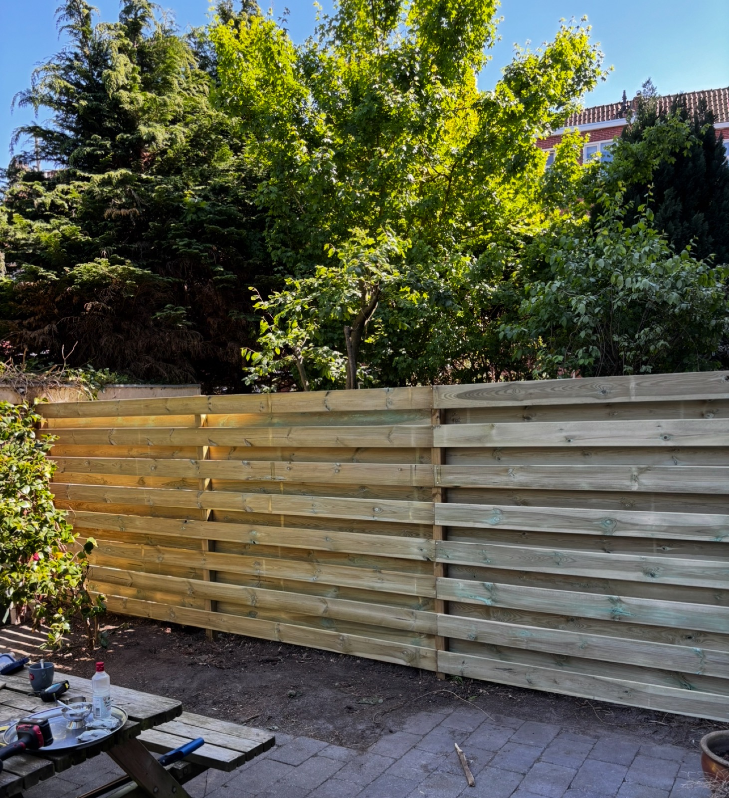 Horizontale houten schutting — modern